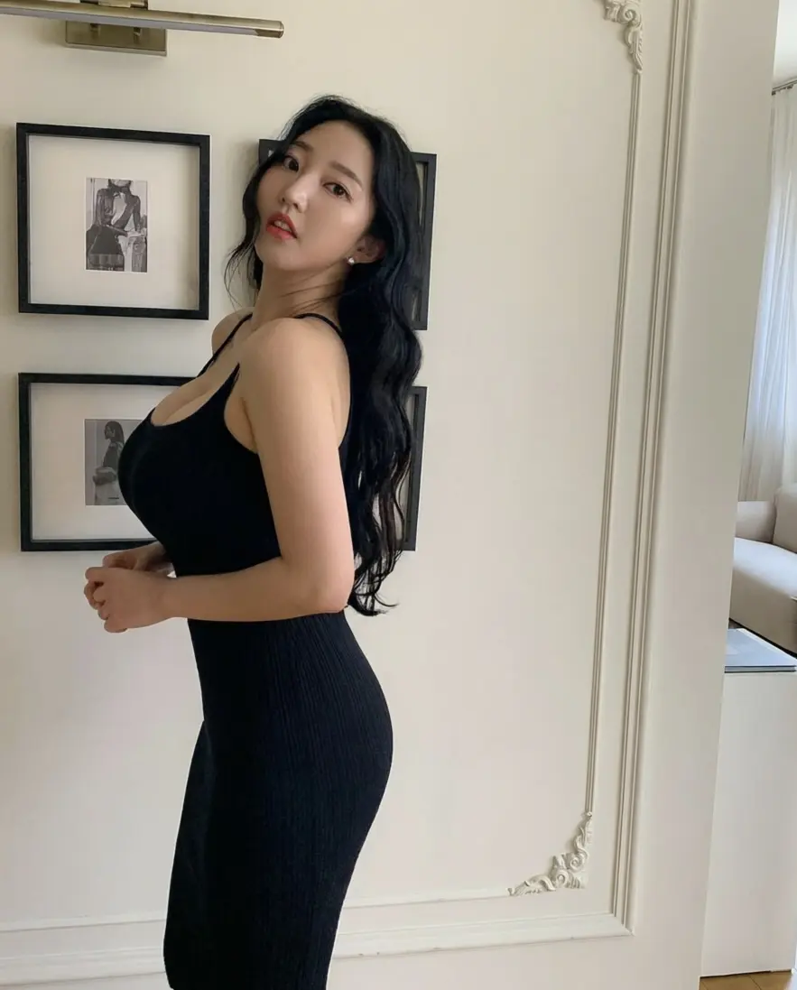 理想女友的样子 创作者中心 御姐拍照姿势 穿搭的尽头是姐姐 女性魅力