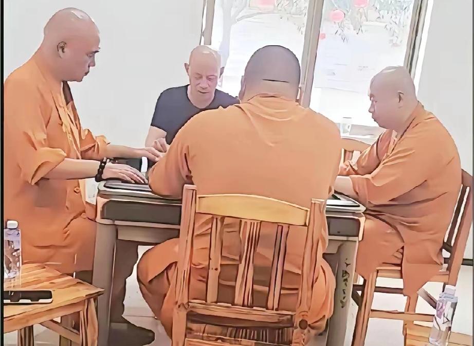 近期浙江街头着实有些反常，为何随处可见身着僧袍的人？一查才知道，原来是浙江那四