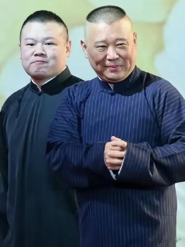 相声名家杨议真敢说啊！昨天杨议直播时表示：我大胆预言，德云社三年之内肯定散伙，因