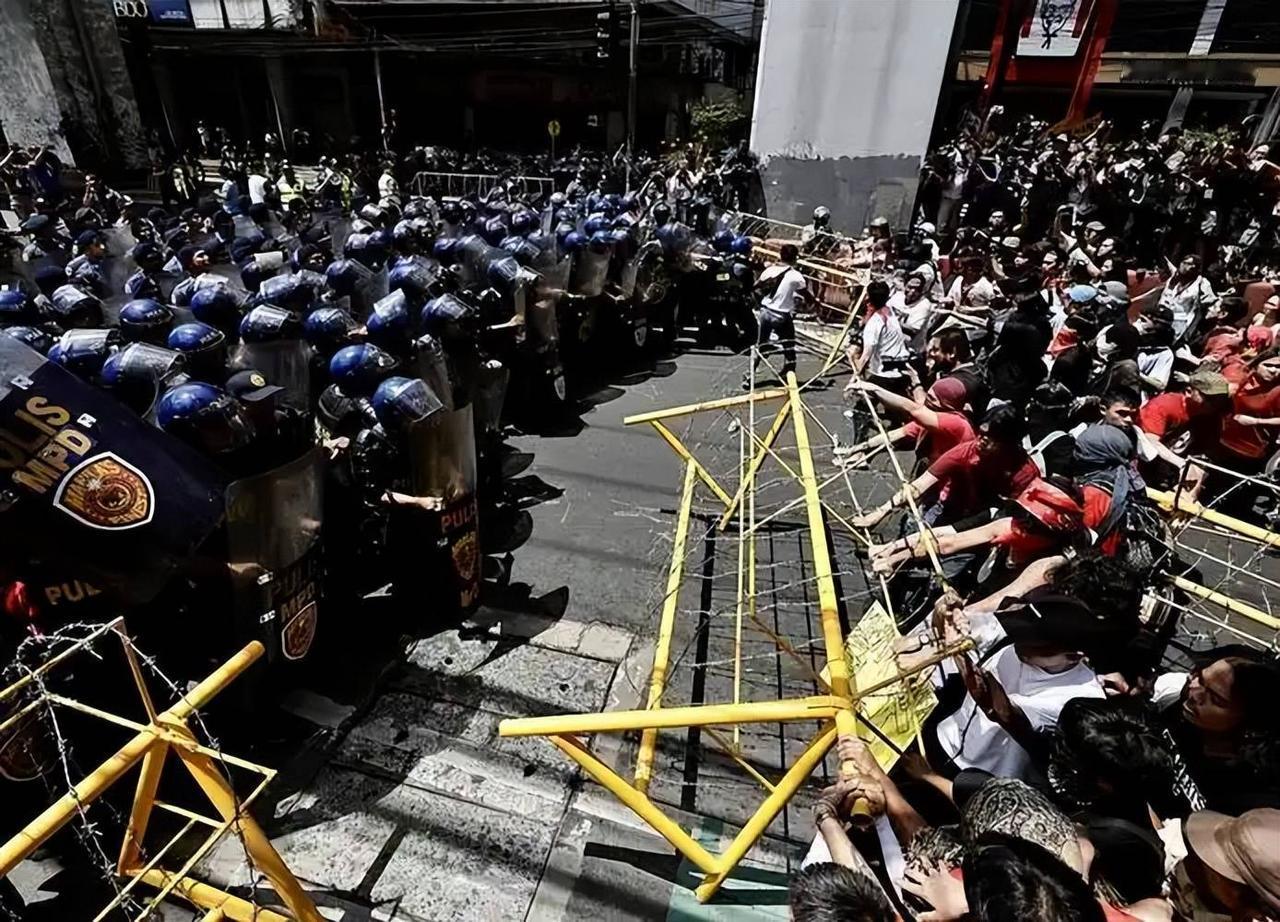 菲律宾这回，恐怕真要变天了！马科斯总统的位子眼看就要坐不稳，他那个曾经的盟友、现