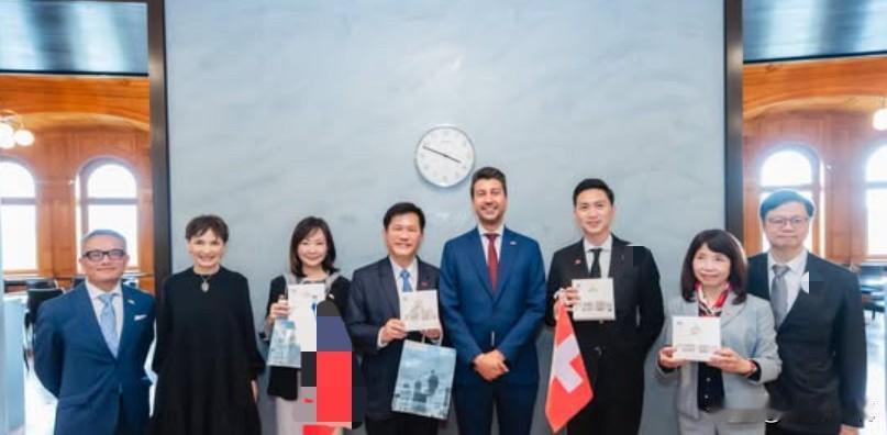 林佳龙窜访瑞士国会台外事部门负责人林佳龙日前流窜至瑞士日内瓦，在结束世界卫生