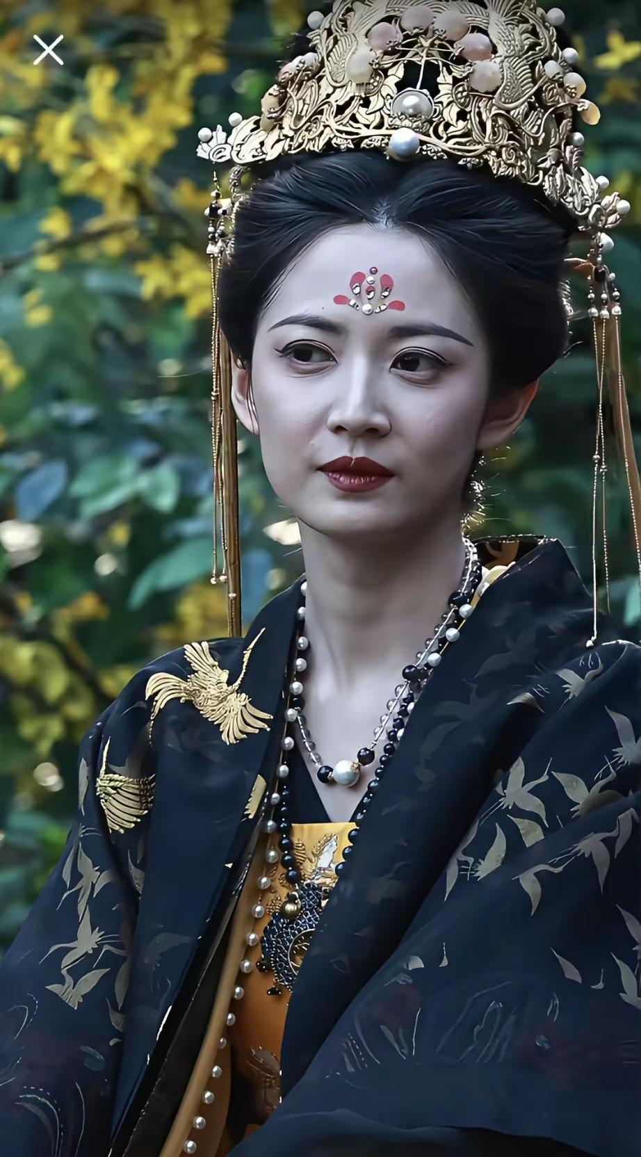 陈钰琪生图，她花期真的好短啊，是法令纹严重，眼睛有点凸的原因吗？