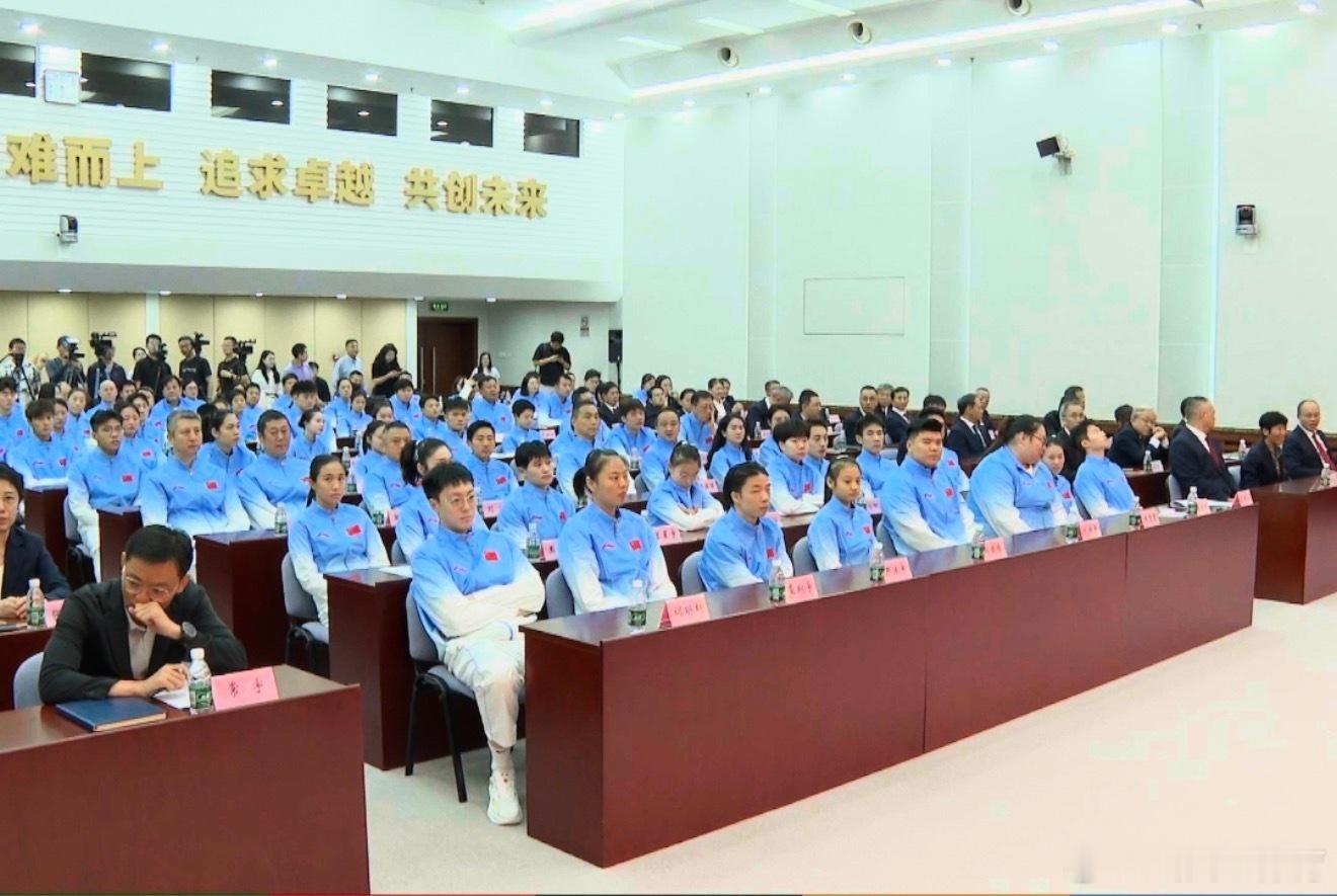亚运会中国男篮12人名单正式公布：崔永熙、胡金秋、焦泊乔、李弘权、廖三宁、赵嘉义