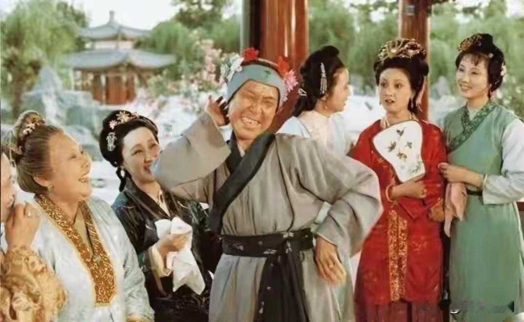 贾府一顿螃蟹宴，够刘姥姥家活几年？清代物价差让人倒吸凉气《红楼梦》里那场螃蟹宴