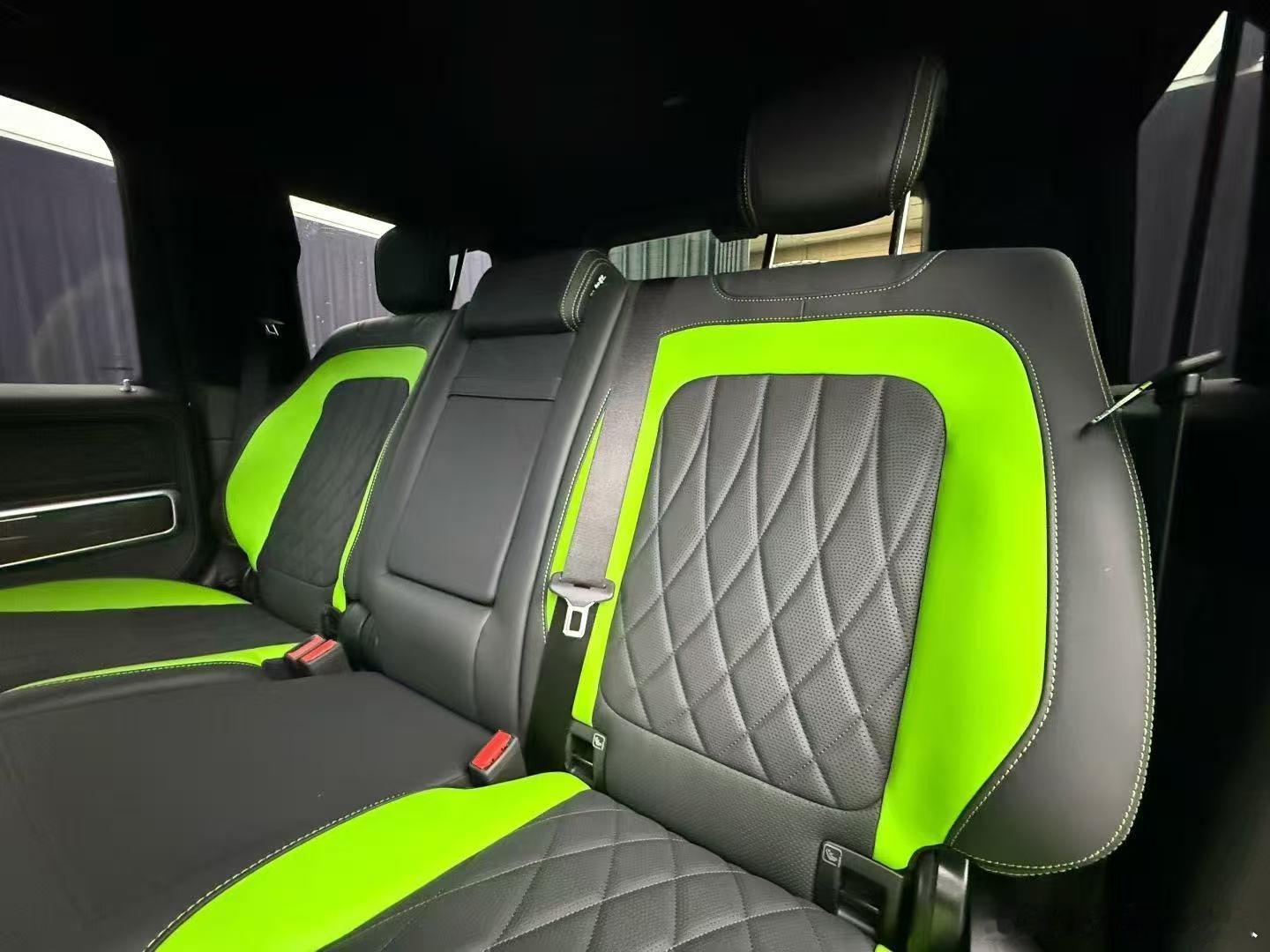 奔驰g634×4特殊车型与配置，24年上牌。高定版原厂绿色，9千多公里