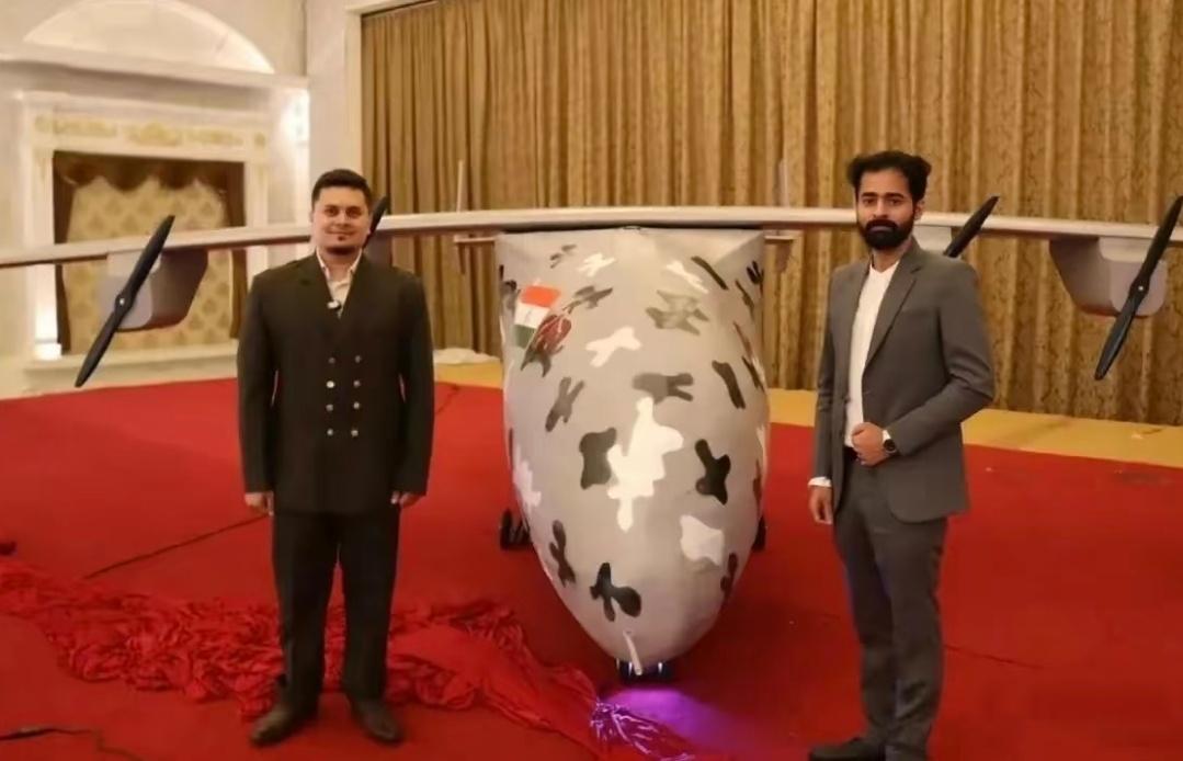 印度首款国产无人作战飞机，于2024年5月在班加罗尔首次亮相。它是由印度私人