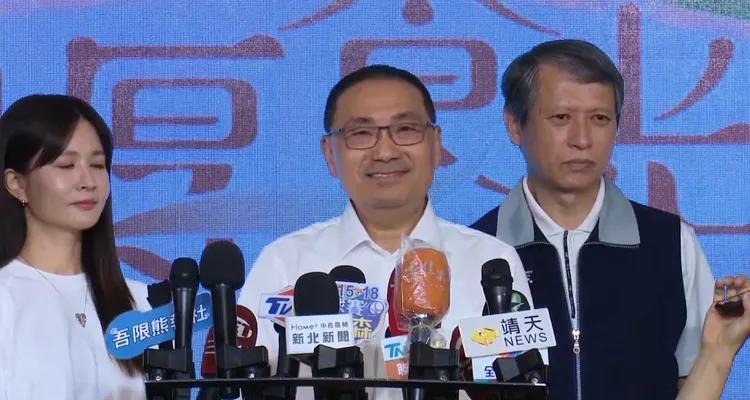 黄国昌称“选新北市长自己是最好选项”　侯友宜笑了民众党主席黄国昌昨受访时，针对