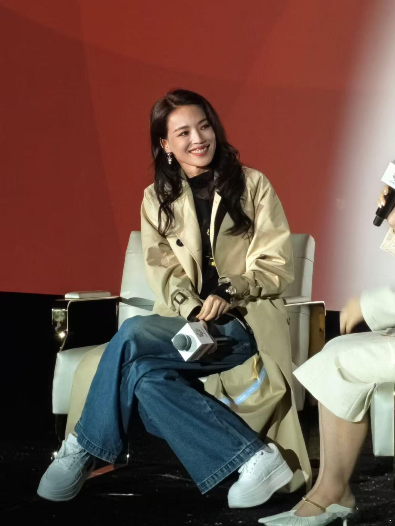 舒淇北影节现场照这也太美了，状态真好一点都不像50岁