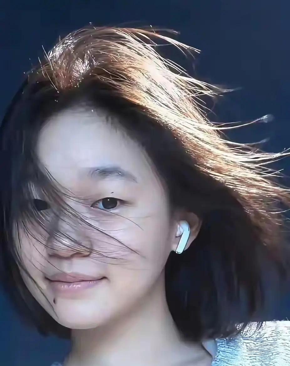 全红婵留长了头发，竟然这么好看。