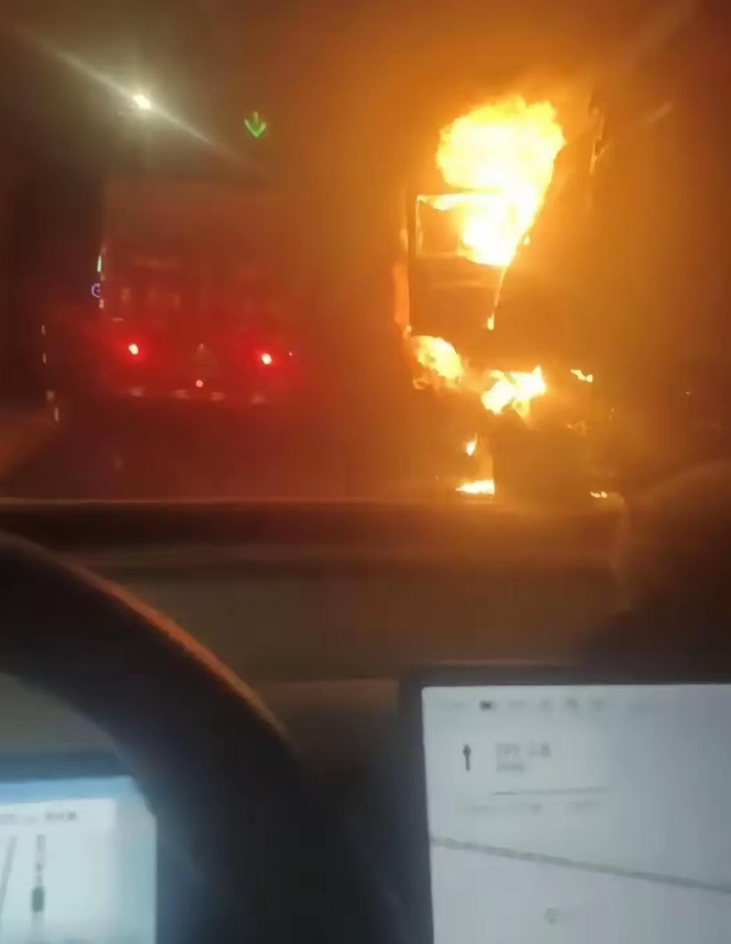 “我可能出不去了”，25岁山东小伙一句话看哭全网刚才刷到这条新闻，我真的绷