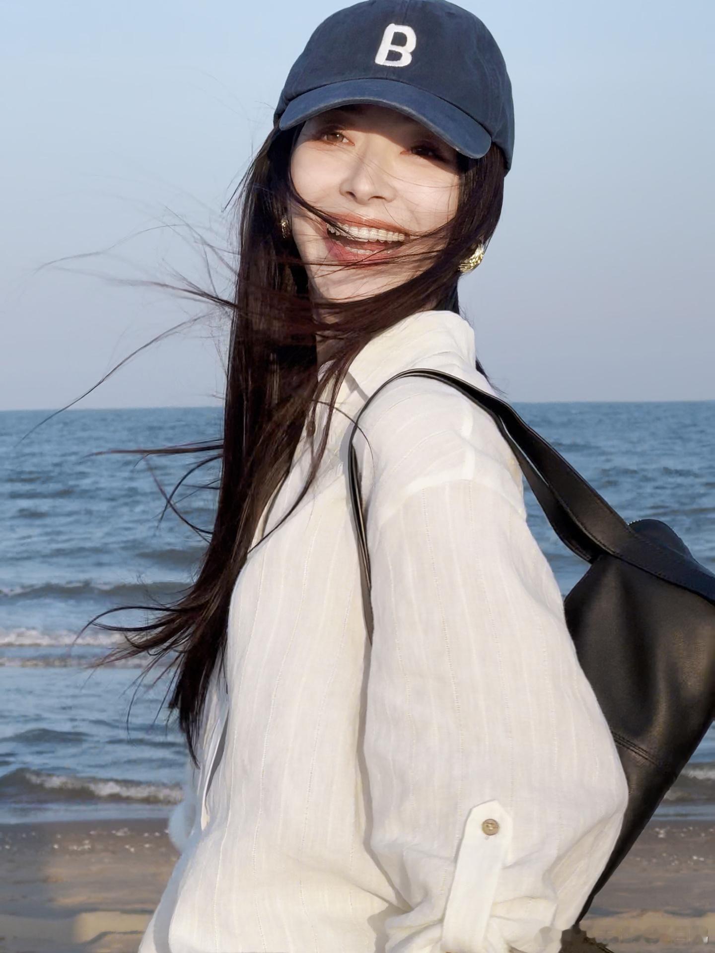 海边的秋千，是风和自由的具像化🌊睡前再发一组喜欢的蓝调时刻！晚安啦～​​​