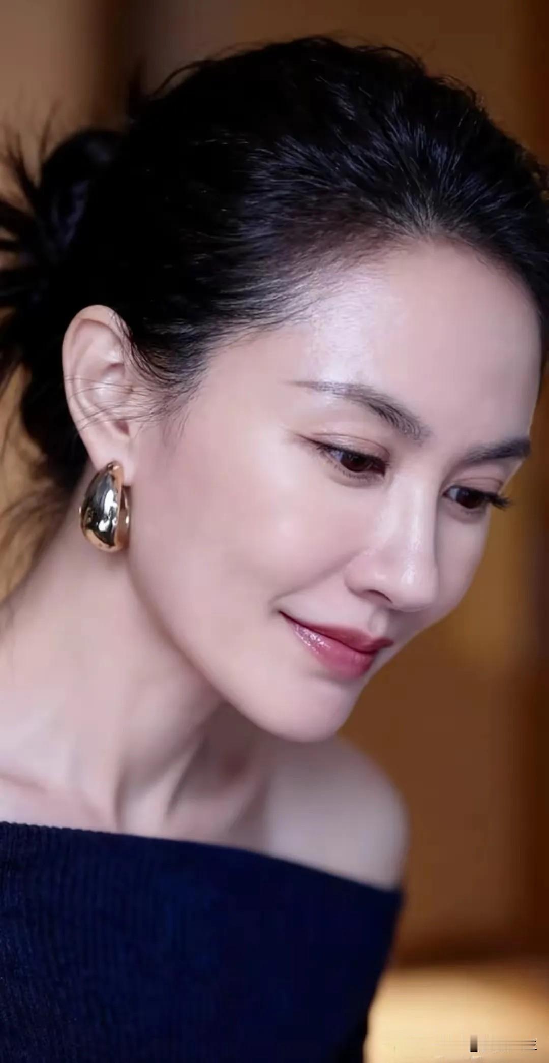 会说话的眼眼睛口罩也挡不住的气质