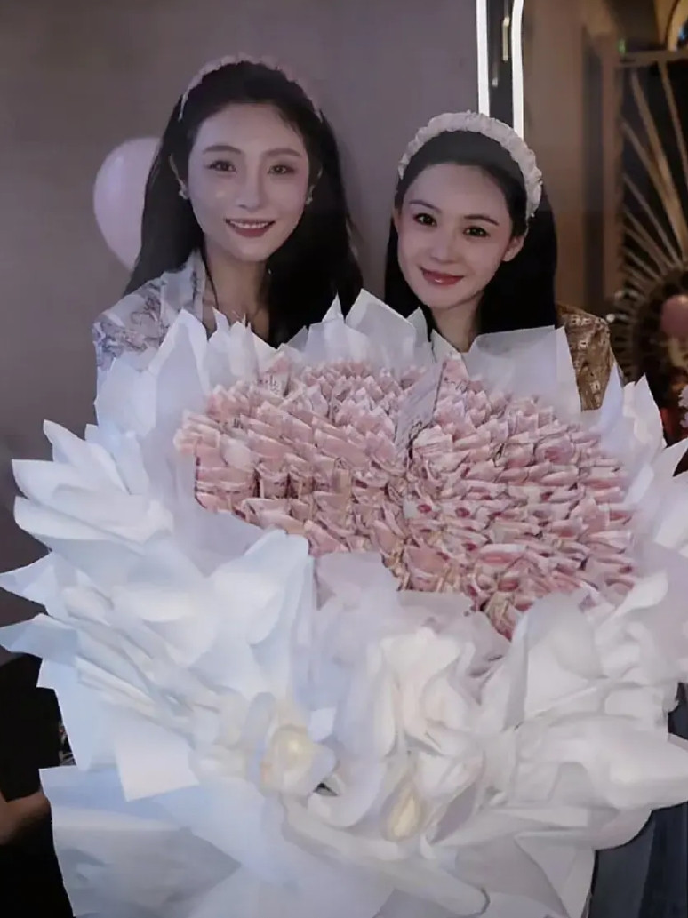 果不其然，经历会让人成长！你瞧，20多岁的张颖颖给李雪珂的生日祝福是：健康发财