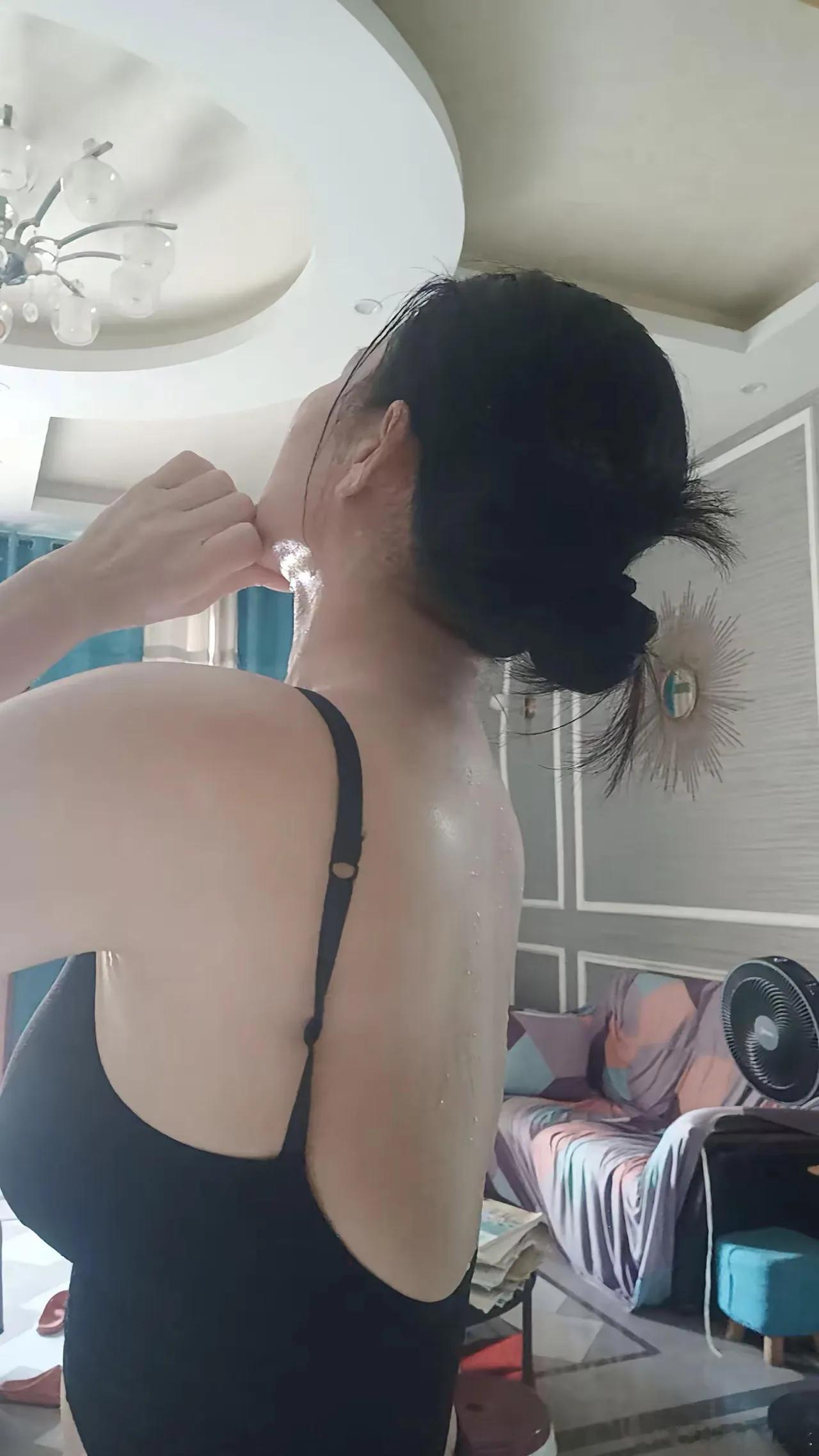 爆汗后的内咖肽，是最踏实的快乐，每日一练，围度变小，体态变好​​​