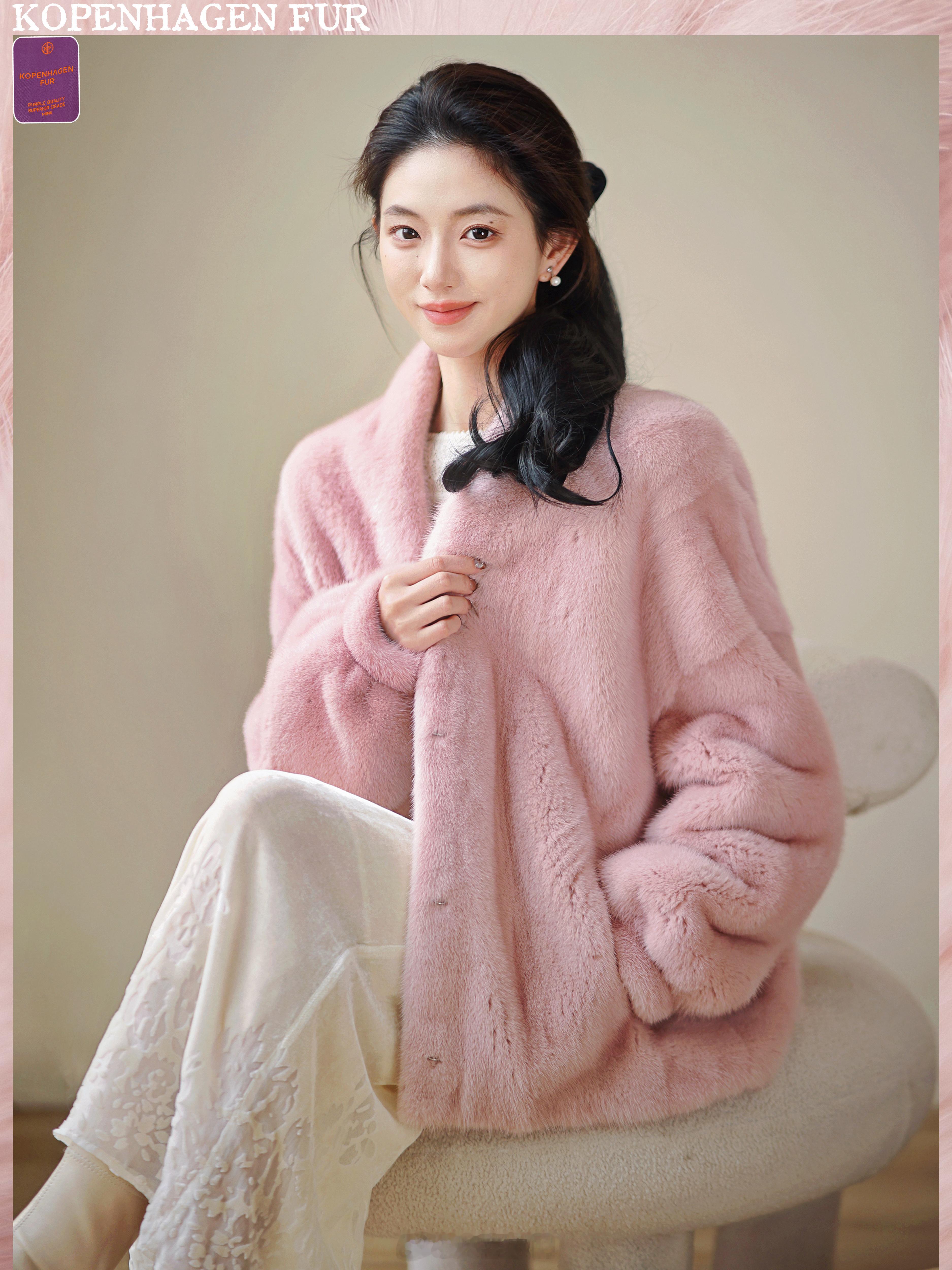 👂听！是看到粉皮草后心动的声音！软糯顺滑水貂毛实物绝美啊！暖暖的裹住身体不