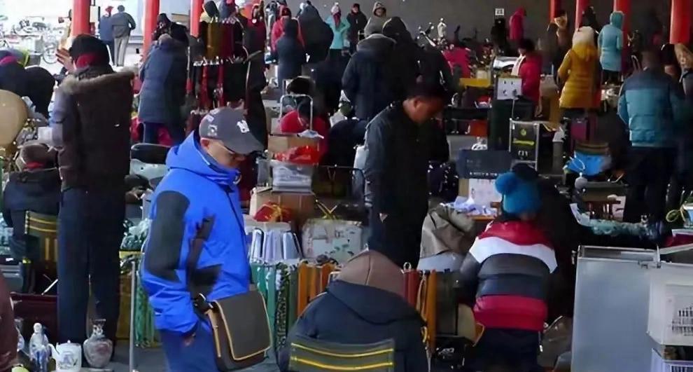 大量日本游客涌入北京，打着旅游幌子不去旅游不吃美食，为啥来？最近的北京，似乎有