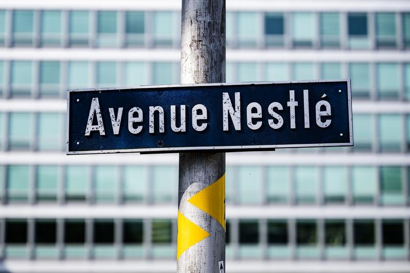 全球最大食品公司CEO因私生活丑闻被开除？N段办公室恋情超炸裂！雀巢最近可真是