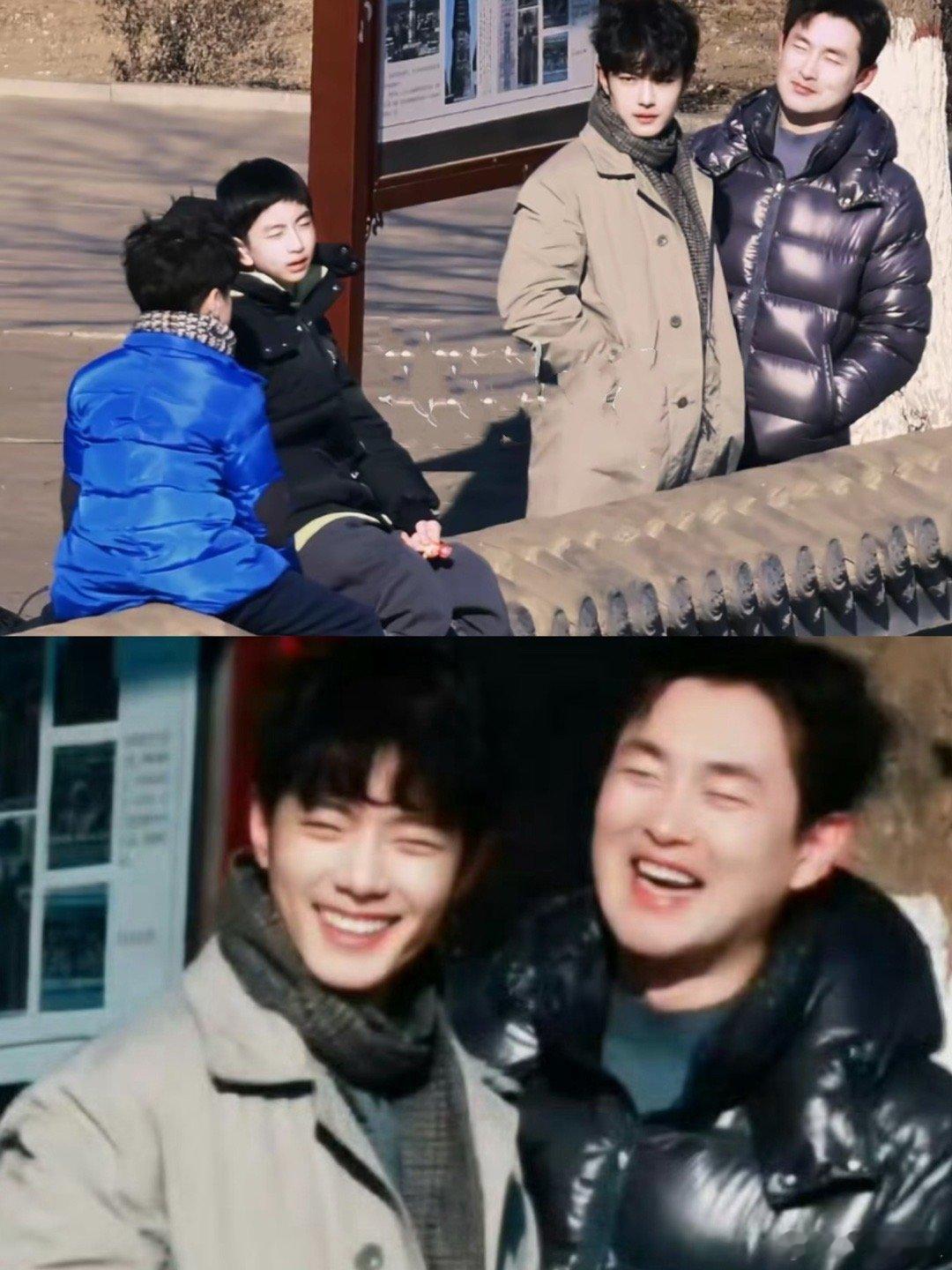 原来他俩是看见了年轻时候的老己才笑的那么开心