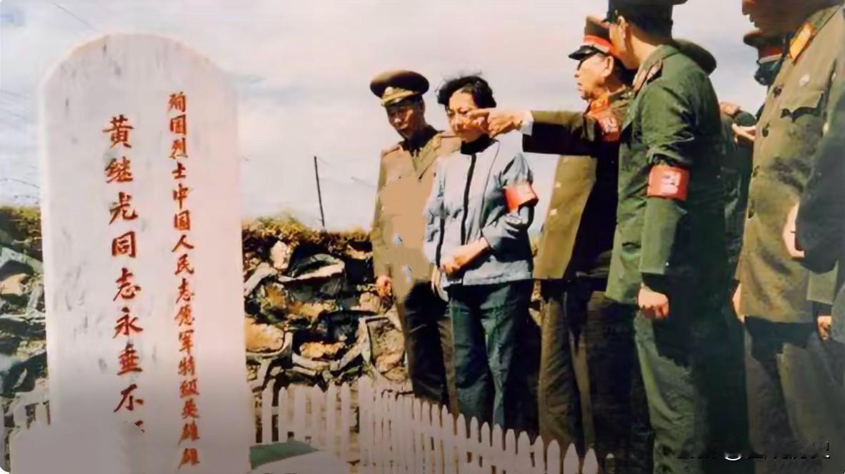秦基伟重上上甘岭1986年8月，秦基伟将军访问朝鲜，受到了朝鲜统帅金正日的的