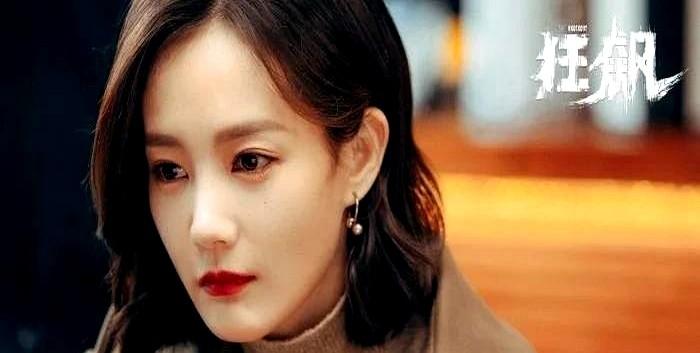 《狂飙》里最扎心的不是枪战，是三种爱情同时过期。孟钰把初恋倒进下水道，转身去