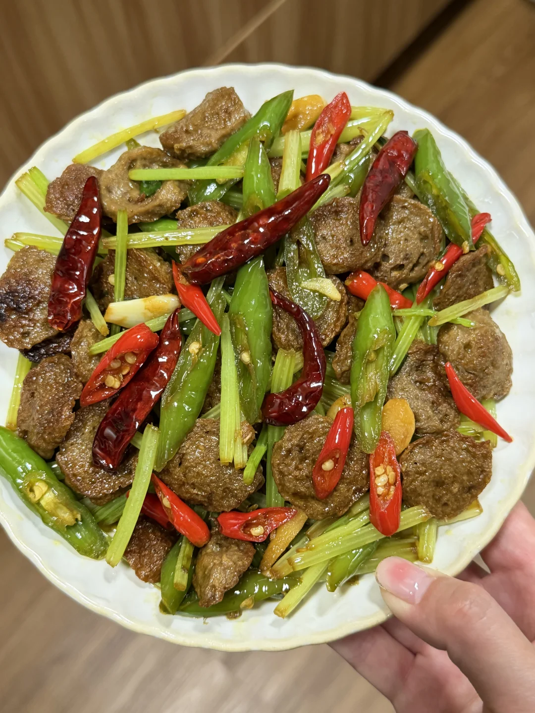 谁能拒绝一盘鲜香入味的爆炒牛肉丸啊！