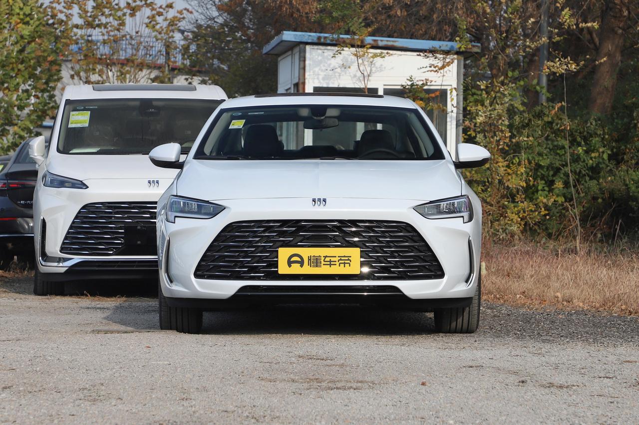 突然发现女朋友沟通的贴车窗膜思路好清晰1.先确定自己要啥效果别一上来就问品