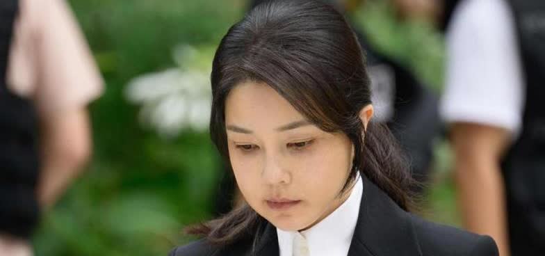 抓不了尹锡悦就抓他老婆，李在明决定不当君子，这个仇必须要报！据韩联社报道，8
