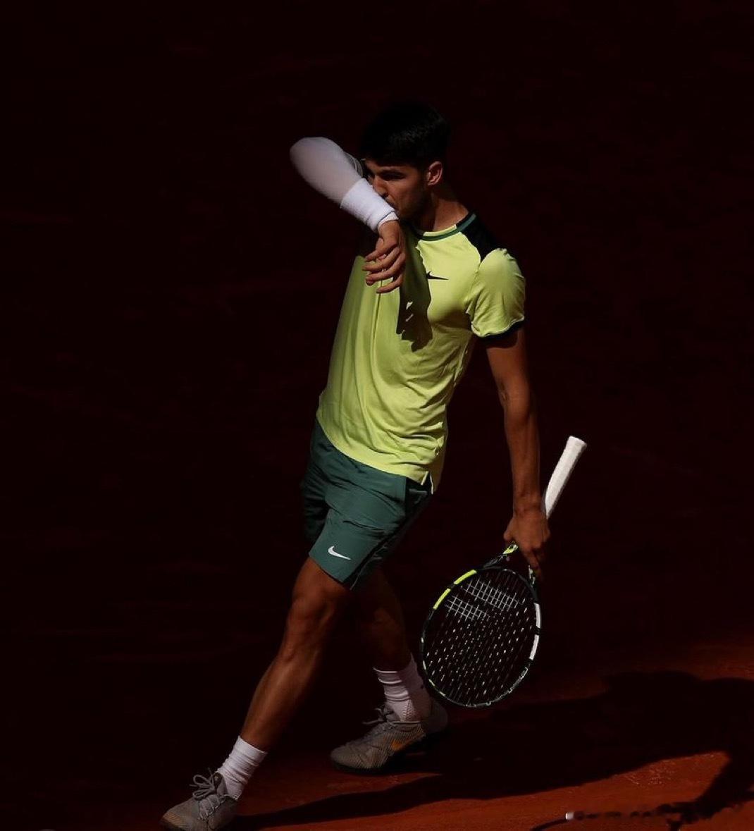 爆炸新闻：阿尔卡拉斯🇪🇸退出了马德里大师赛！阿尔卡拉斯发文：“这个消息真的很