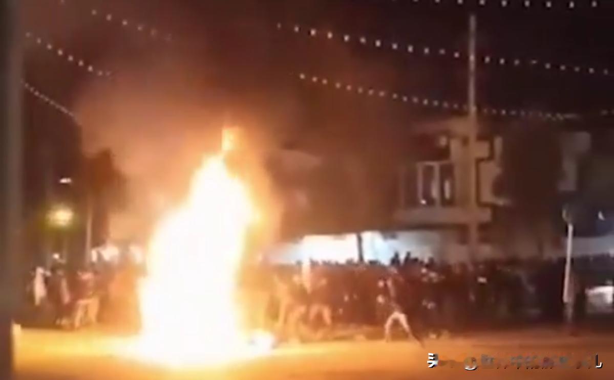 伊朗全国爆发大规模反政府抗议活动现已蔓延至全国60多个城市！美国和以色列出手了吗