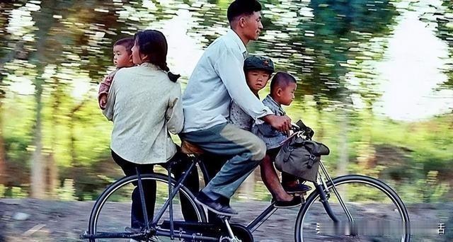 70年代凤凰牌自行车160元，放到现在值多少钱？七十年代凤凰牌自行车要16