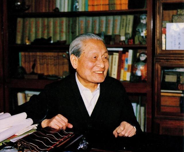 醍醐灌顶的一句话：“我有钱，但是我不花，我自己煮碗面吃。我生活艰苦，努力存钱。这