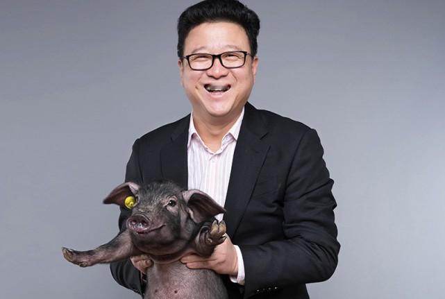 丁磊每年从网易分红里拿走40亿现金。这钱不是投资赚的，不是风口吹来的。是他握