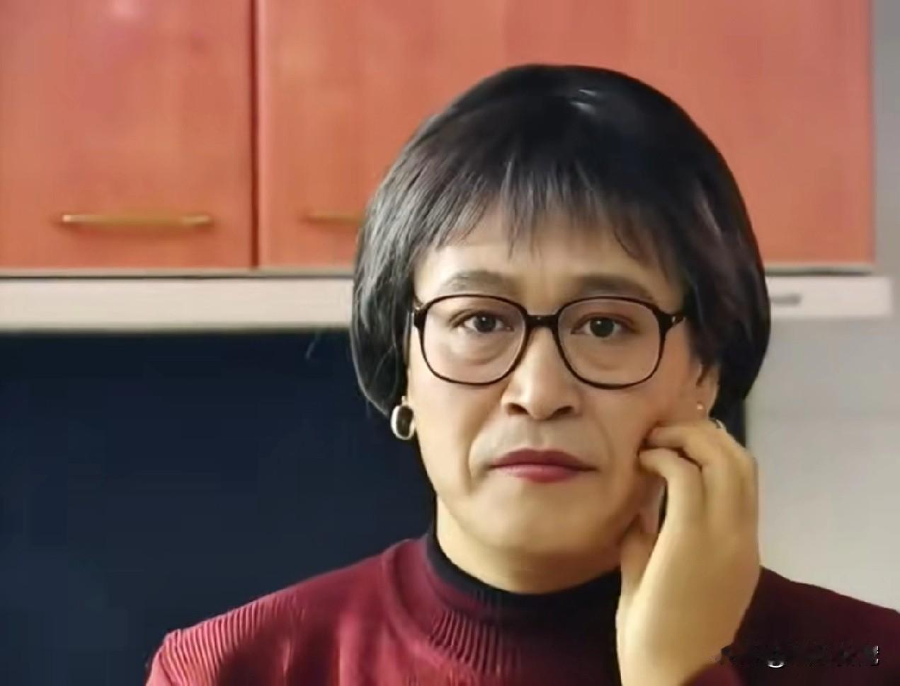 别的富二代刷卡，球球这辈子刷脸就够了。好不容易剪了个公主切刘海，比当年的童佳倩还