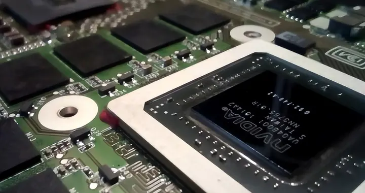 中美科技博弈升级！H200芯片出口禁令背后的战略较量