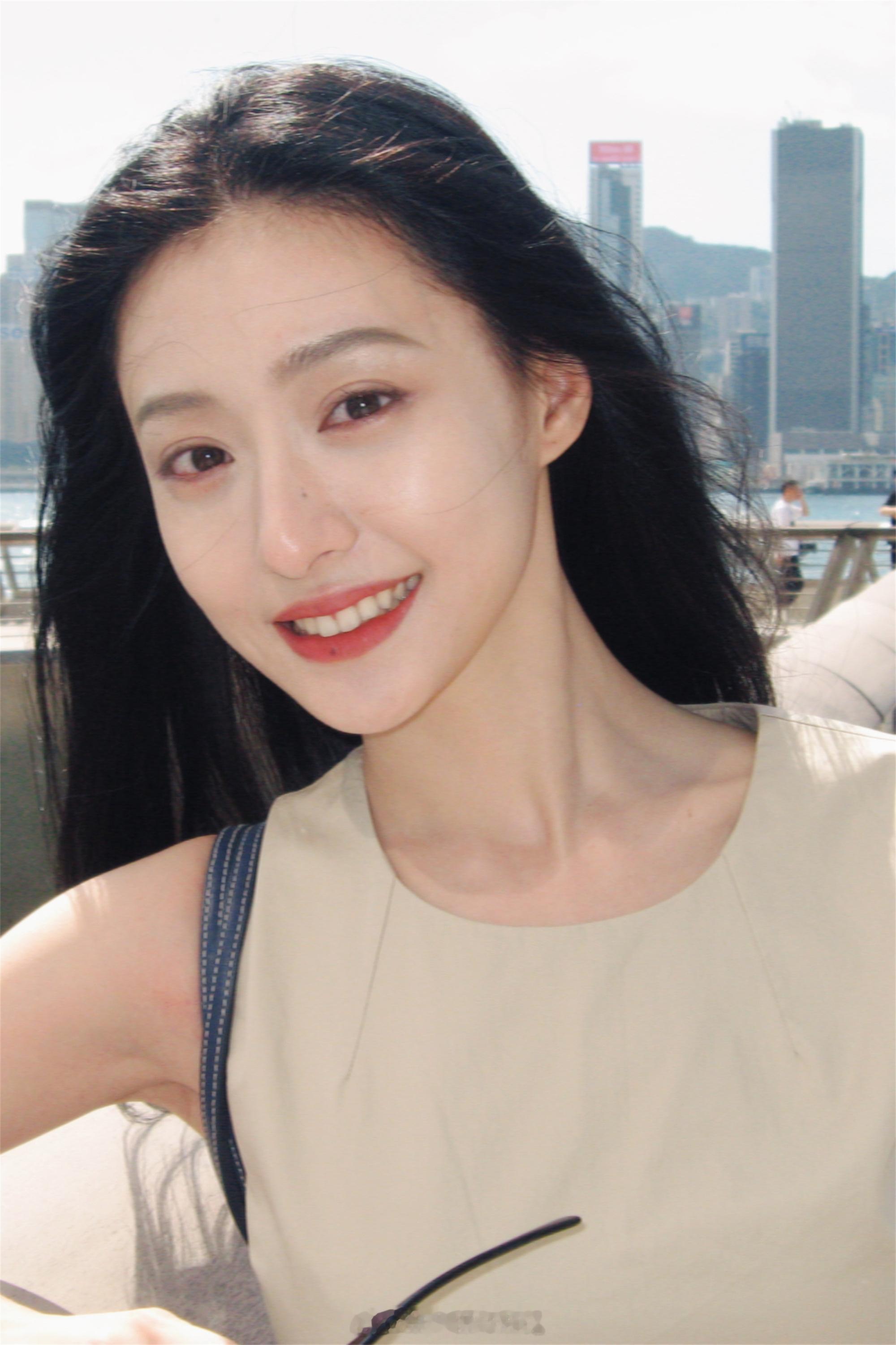 胡连馨青春少女感​​​