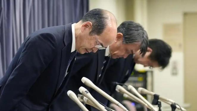 如果美国36万亿美债还不上了，谁会哭得最大声？这么说吧，一旦美国还不上债，最惨的