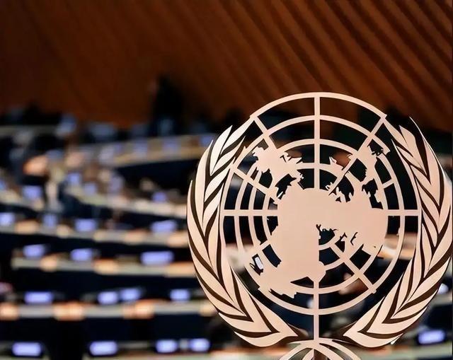 联合国快撑不住了，美国欠下21.9亿美元，中方挑明危机根源。联合国这口大锅，平