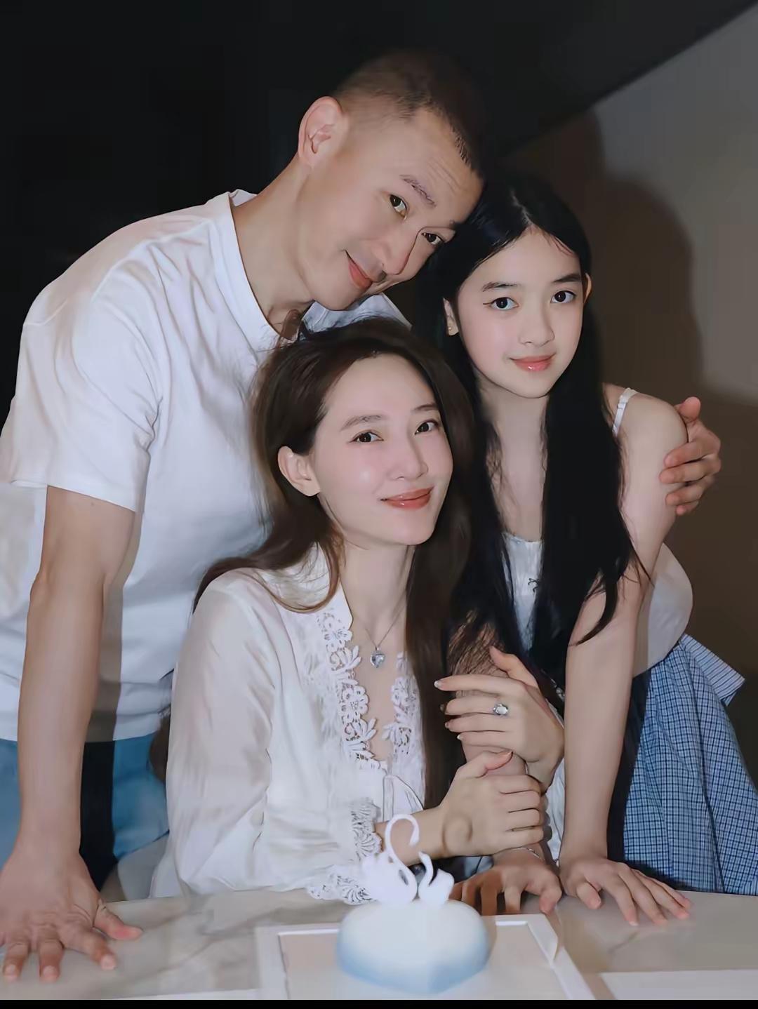 都说聂远大男子主义，但是人家的大男子主义可是一个月给老婆7位数的生活费呀！这样的