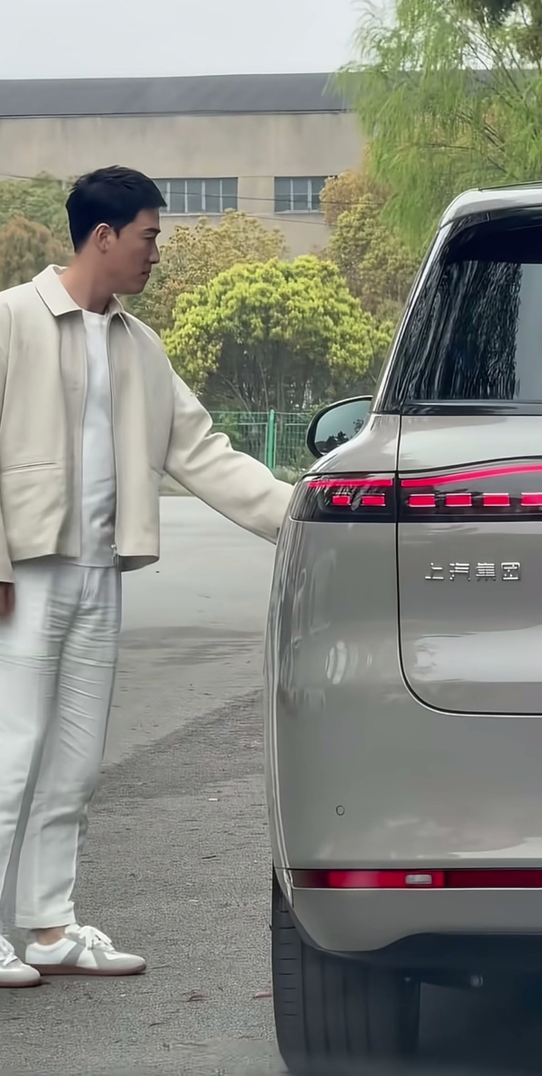 刷到智己LS8官宣刘翔代言，瞬间被拉回2004年那个夏天。