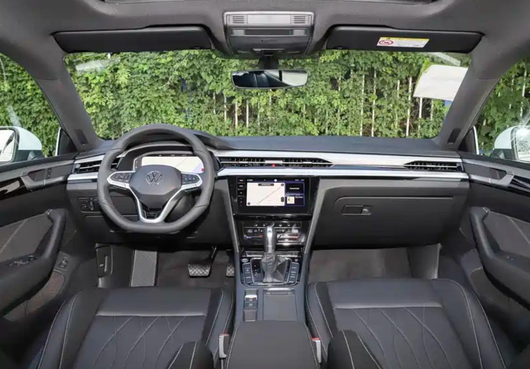 在2014年的时候，我想买车，一直想买一辆大众CC，没有其他原因，因为它好看，专