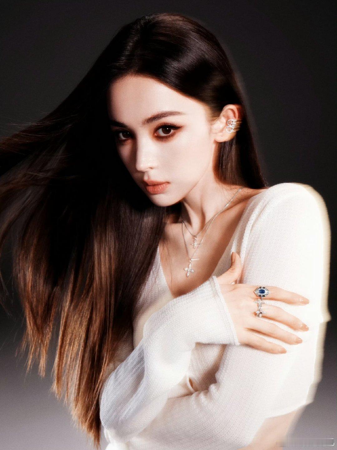 娜扎权威无需解释娜扎CCD权威无需解释娜扎的CCD照片真的绝了！自带复古滤镜，