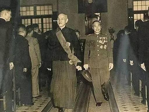 蒋介石晚年曾言：“我之所以会失去江山，罪魁祸首只有一个人。”蒋介石从1915
