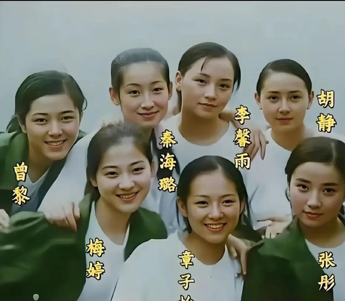 一直好奇曾黎是不是不上相，都说她是百年不遇的大美女，在中戏都是校花级别的，但她没
