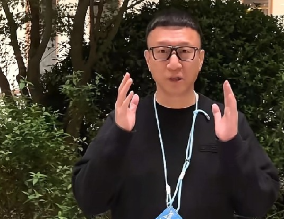 宁静参加《一路繁花2》后,孙红雷特地发视频说:“静静,平时你跟我们一起录节目的时