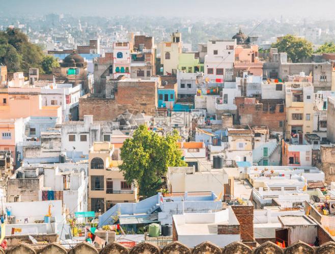 印度极有可能成为一颗”毁灭“世界的定时炸弹，要知道，印度人口看似15亿，但明眼人