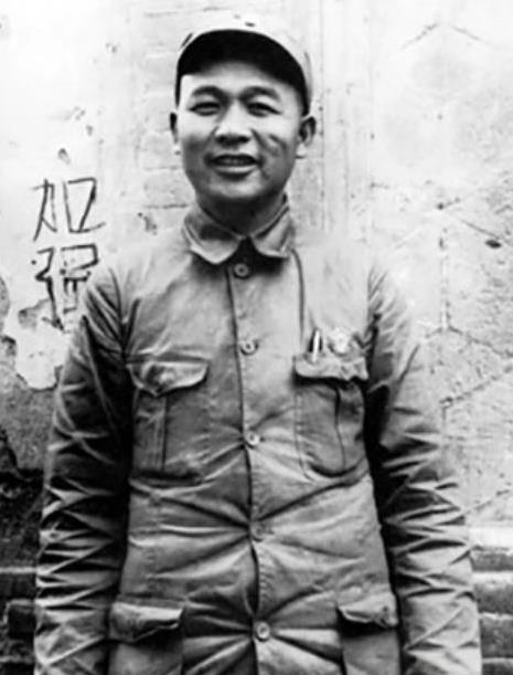 徐海东的红25军，以童子军为主，为何装备的机枪是最多的，还有阔绰的手枪团？“娃