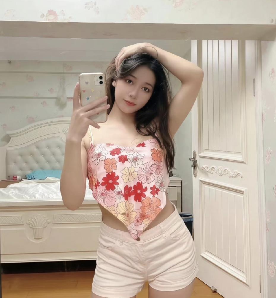 前脚为国争光，后脚就在直播间扭胯，这体操冠军的面子还要不要了？这事搁你身上，