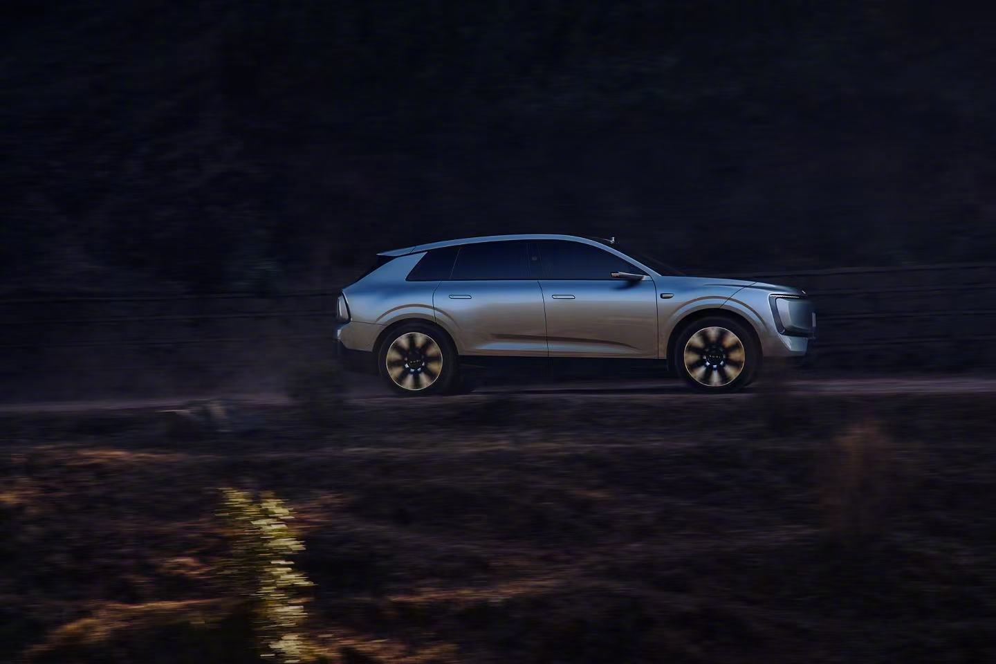 奥迪德国总部放了什么车在英戈尔施塔特奥迪设计中心，ConceptC概念车、