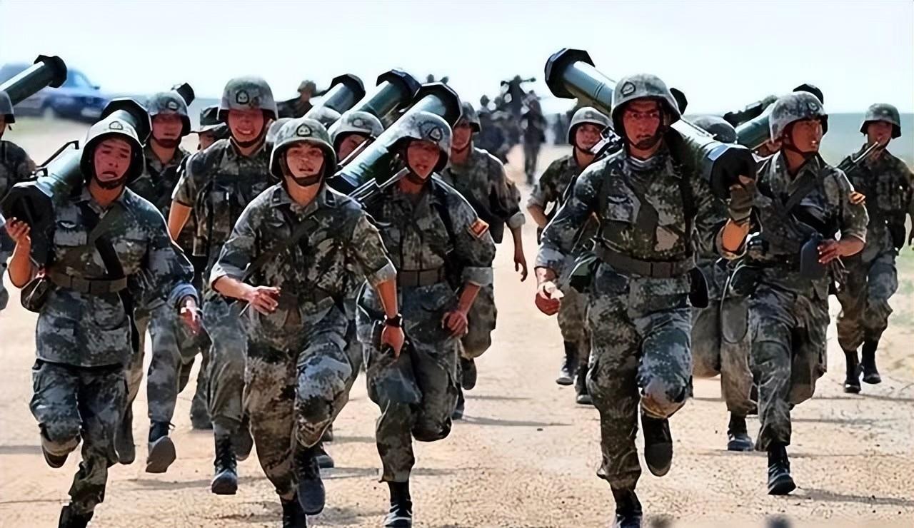 2004年3月2日早上，空军指挥学院的操场上，院长刘广智少将被带走。前一天他还在