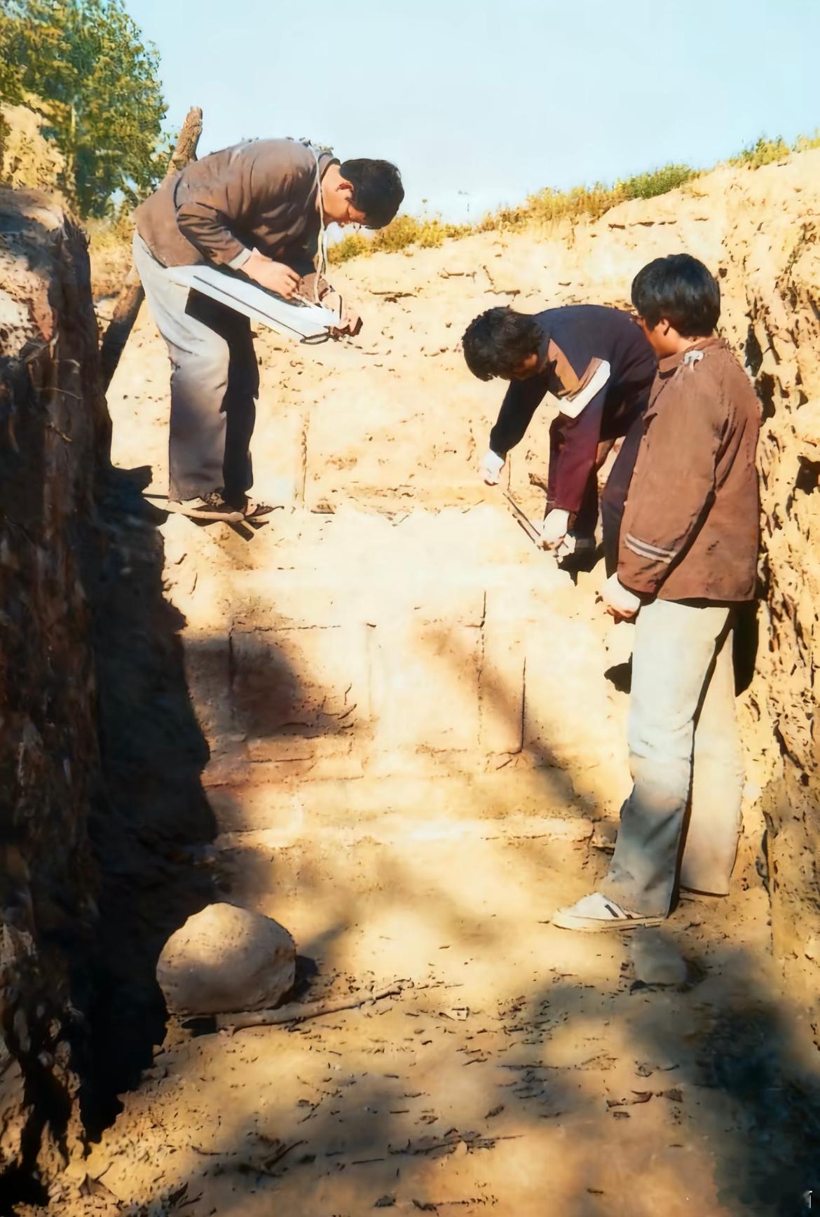 1989年代县七里铺村晋王李克用墓发掘现场